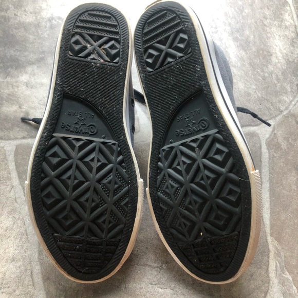 Gray converse - Picture 3 of 5